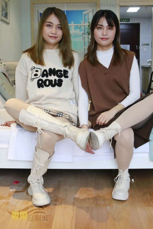 魚(yú)魚(yú)足影 第096期 雙胞胎姐妹長(zhǎng)短靴肉厚絲腳裸足 [65P/1V/247M]-無(wú)料攝影圈