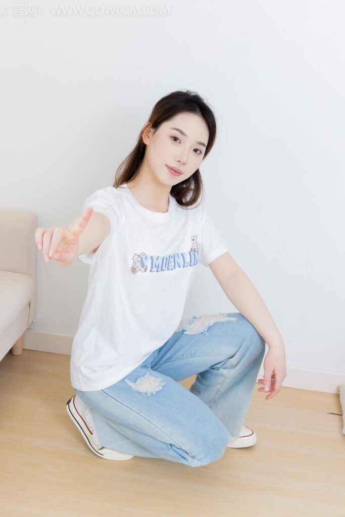 物戀傳媒 NO.2390 荔枝-帆布鞋、短白棉襪、裸足[150P/1V/3.66GB]插圖2