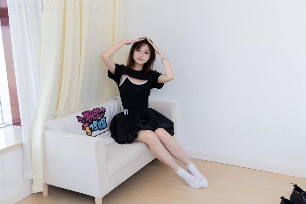 物戀傳媒 NO.2392 橙子-皮鞋、白棉襪、裸足[150P/1V/3.45GB]插圖3