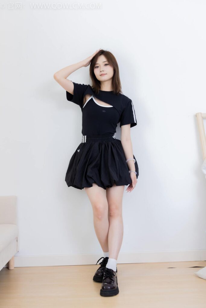 物戀傳媒 NO.2392 橙子-皮鞋、白棉襪、裸足[150P/1V/3.45GB]插圖1