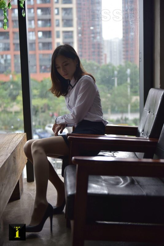 [IESS異思趣向] 普惠集 107 – 小六的職業(yè)肉絲演示 [90P/91.2MB]-無料攝影圈