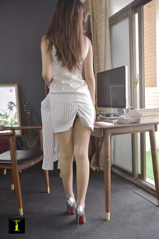 [IESS異思趣向] 普惠集 124 – 別人家的模特 – 霸氣姐 II [73P/103MB]-無料攝影圈