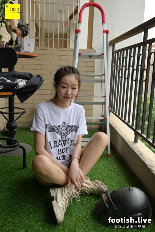 [IESS異思趣向] 普惠集 169-腿霸的一組日常隨拍 [92P/125MB]-無料攝影圈