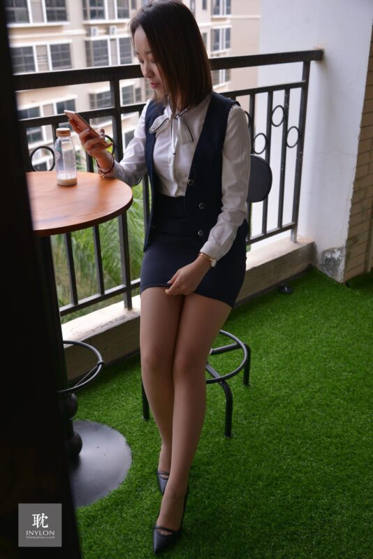 [IESS異思趣向] 普惠集 230-最職業(yè)的同事（特別版）[99P/145MB]-無料攝影圈