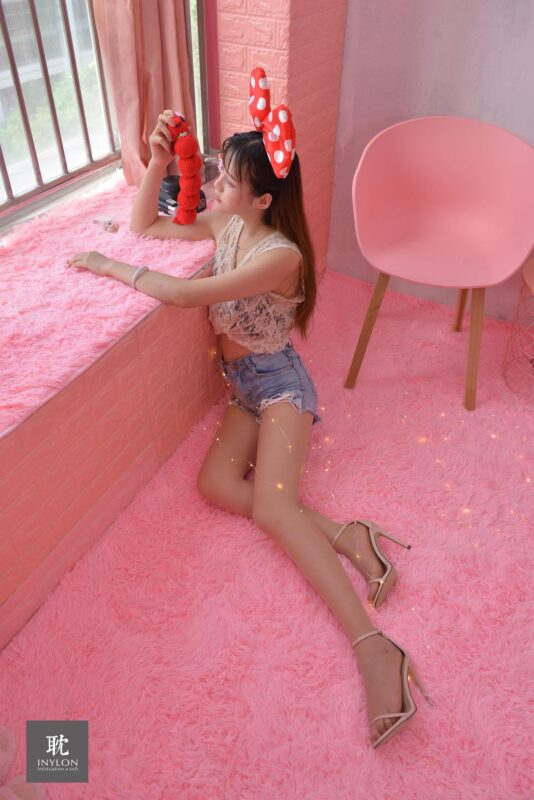 [IESS異思趣向] 普惠集 234 九妹 快樂的絲襪 [73P/94MB]-無料攝影圈