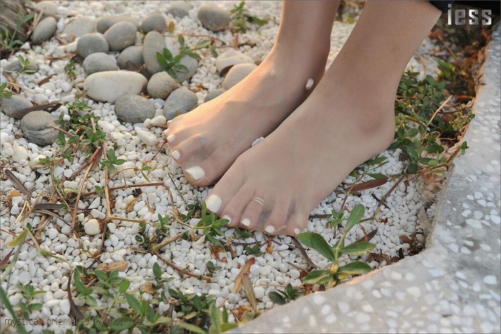 [IESS異思趣向] 2016.10.19 絲足便當018：《SASA與ES6(超薄肉絲)》 [60P/70MB]插圖1