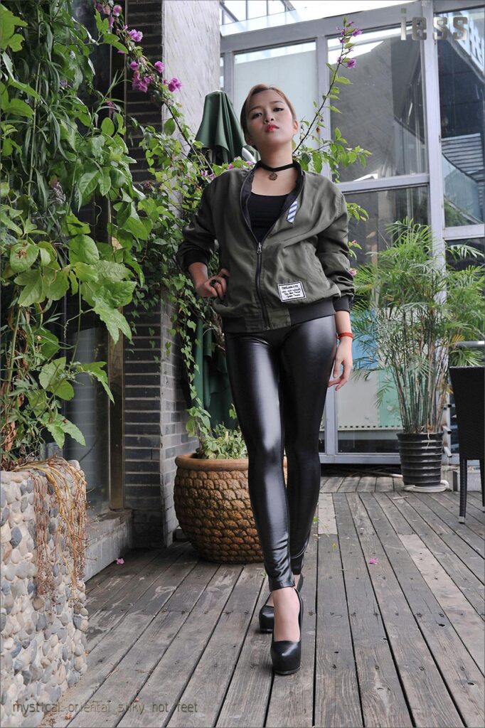 [IESS異思趣向] 2016.10.21 絲足便當(dāng)020：《緊繃皮褲與順滑肉絲 1》羊羊 [67P/36.9MB]插圖