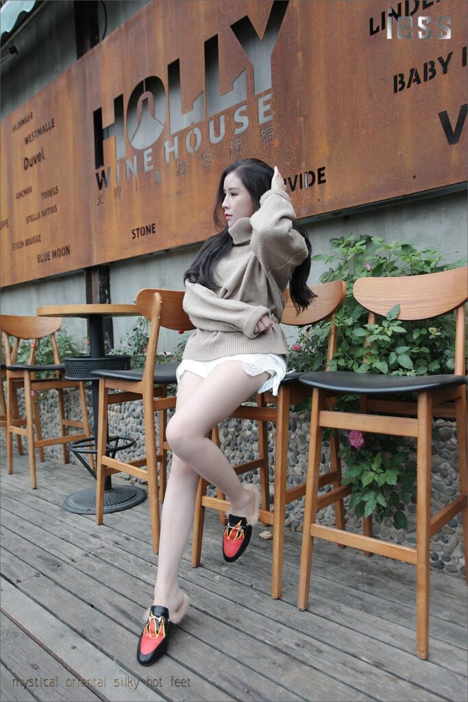 [IESS異思趣向] 2016.11.25 絲足便當(dāng)035：《皮拖+超薄絲》YY [56P/61MB]插圖1