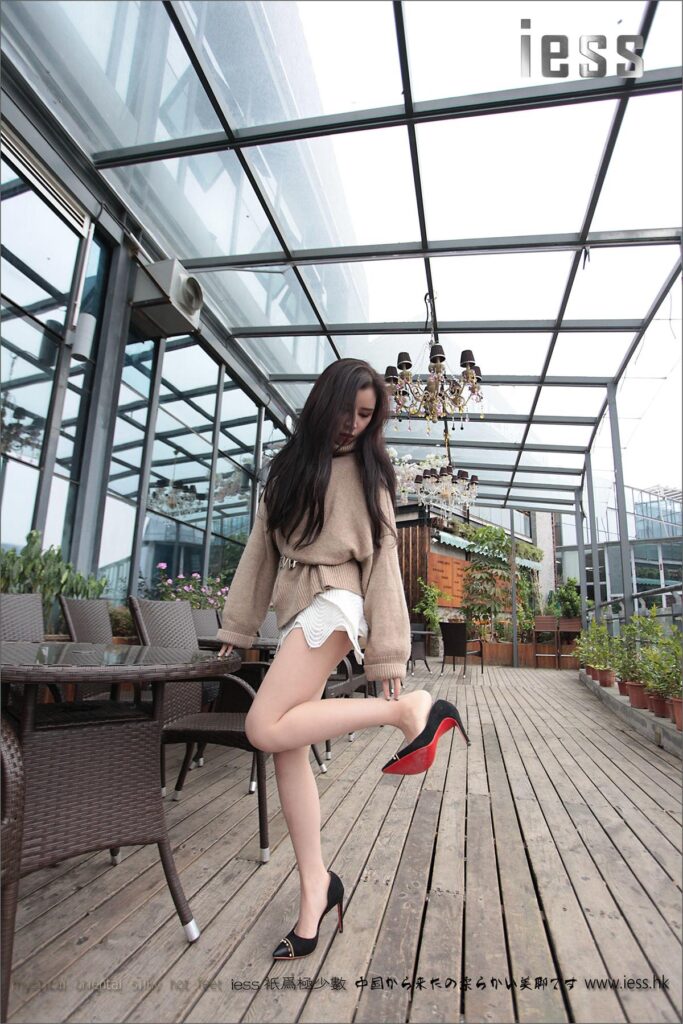 [IESS異思趣向] 2016.12.09 絲足便當(dāng)039：《柳釘高跟和超薄肉絲》YY [83P/93.5MB]插圖
