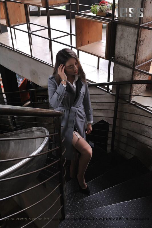 [IESS異思趣向] 2017.01.01 絲足便當(dāng)048：《羽》 [99P/124MB]-無料攝影圈