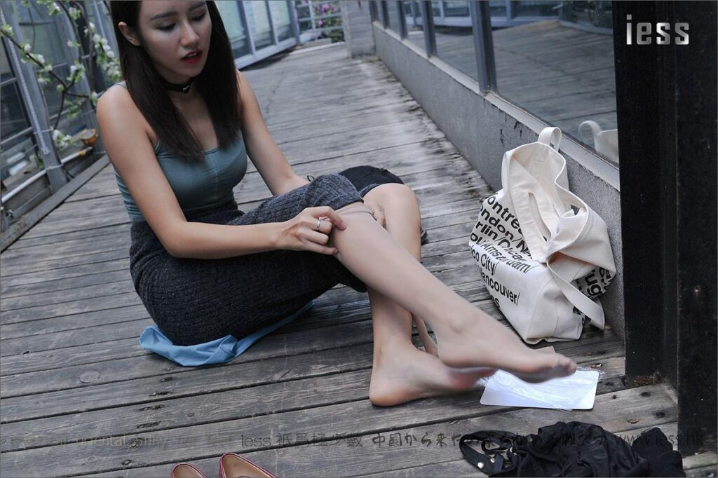 [IESS異思趣向] 2017.01.03 絲足便當(dāng)050：《平底鞋·控！》 [99P/126MB]插圖3