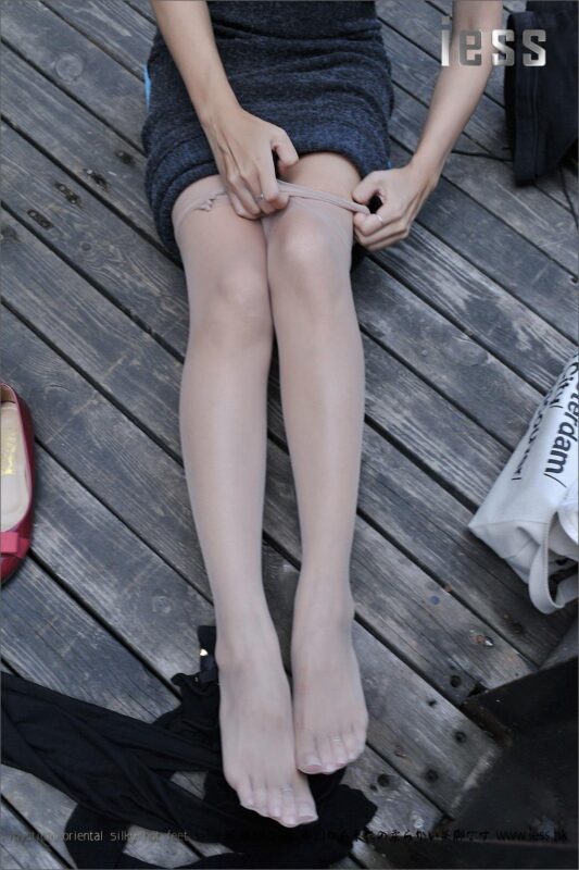 [IESS異思趣向] 2017.01.03 絲足便當050：《平底鞋·控！》 [99P/126MB]-無料攝影圈