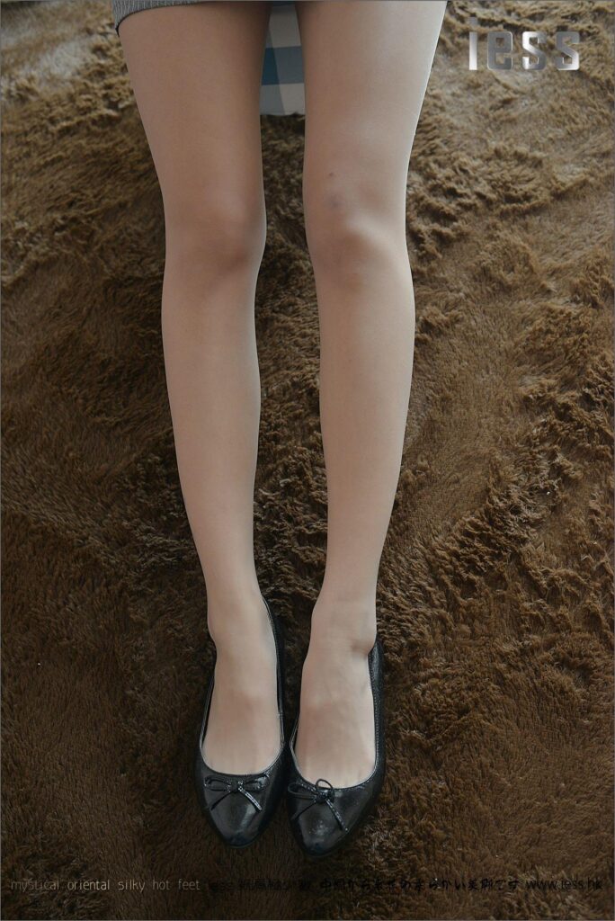 [IESS異思趣向] 2017.01.14 絲足便當(dāng)056：《女神演繹ES6和平底鞋》瀟瀟 [99P/118MB]插圖1