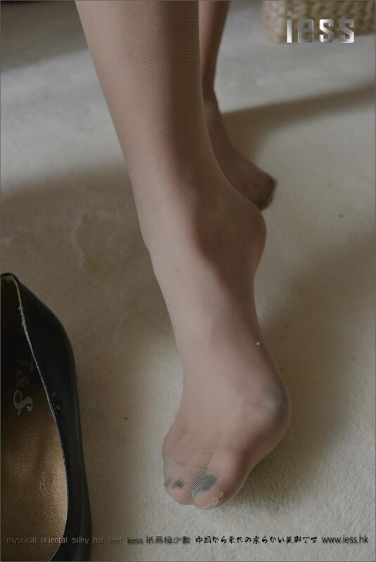 [IESS異思趣向] 2017.01.14 絲足便當056：《女神演繹ES6和平底鞋》瀟瀟 [99P/118MB]-無料攝影圈