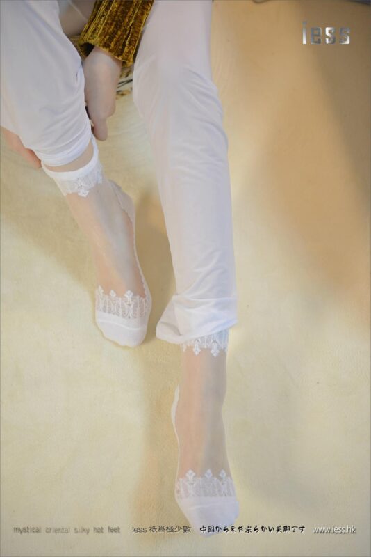 [IESS異思趣向] 2017.02.06 絲足便當071：《公主雷絲時裝襪展示》小夕 [99P/125MB]-無料攝影圈