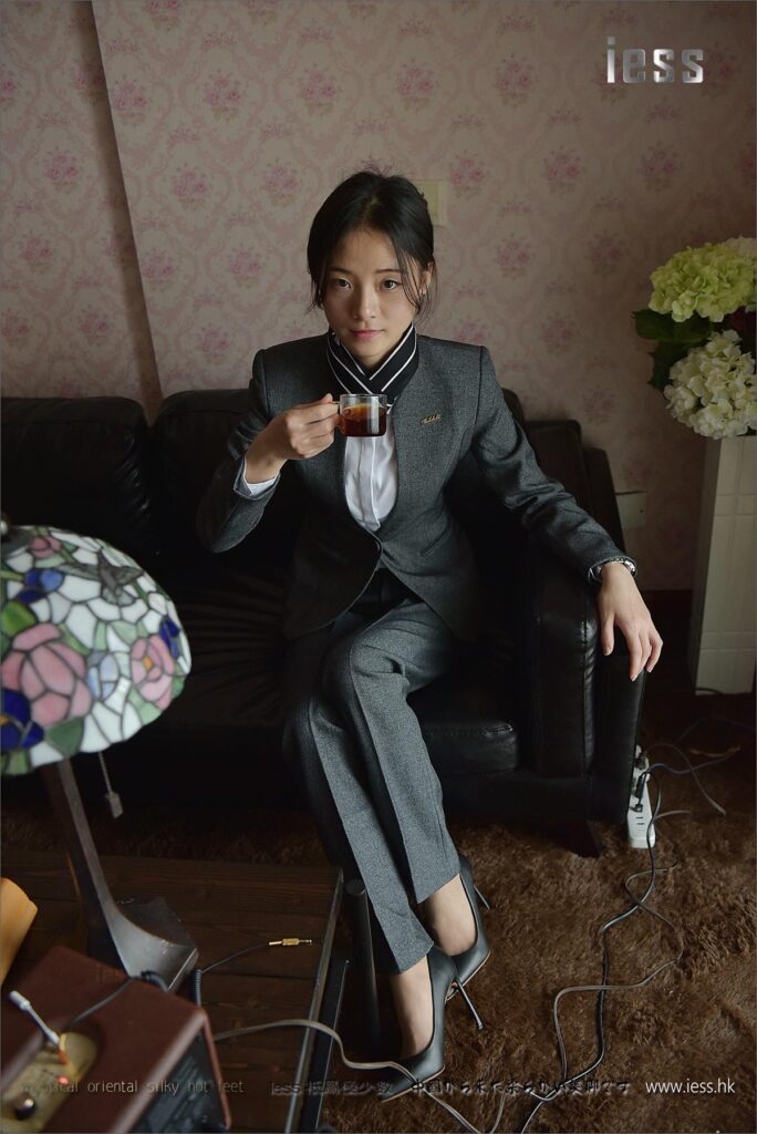 [IESS異思趣向] 2017.03.17 絲足便當087：《空姐養(yǎng)成計劃系列-1》小六 [99P/149MB]插圖2
