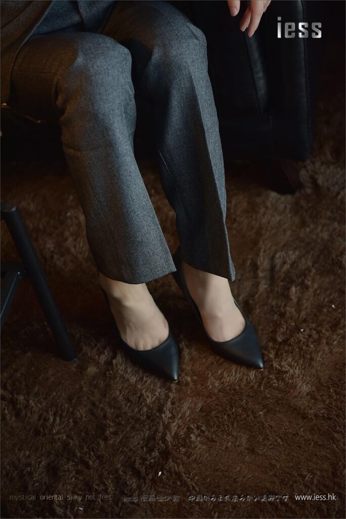 [IESS異思趣向] 2017.03.17 絲足便當087：《空姐養(yǎng)成計劃系列-1》小六 [99P/149MB]插圖3