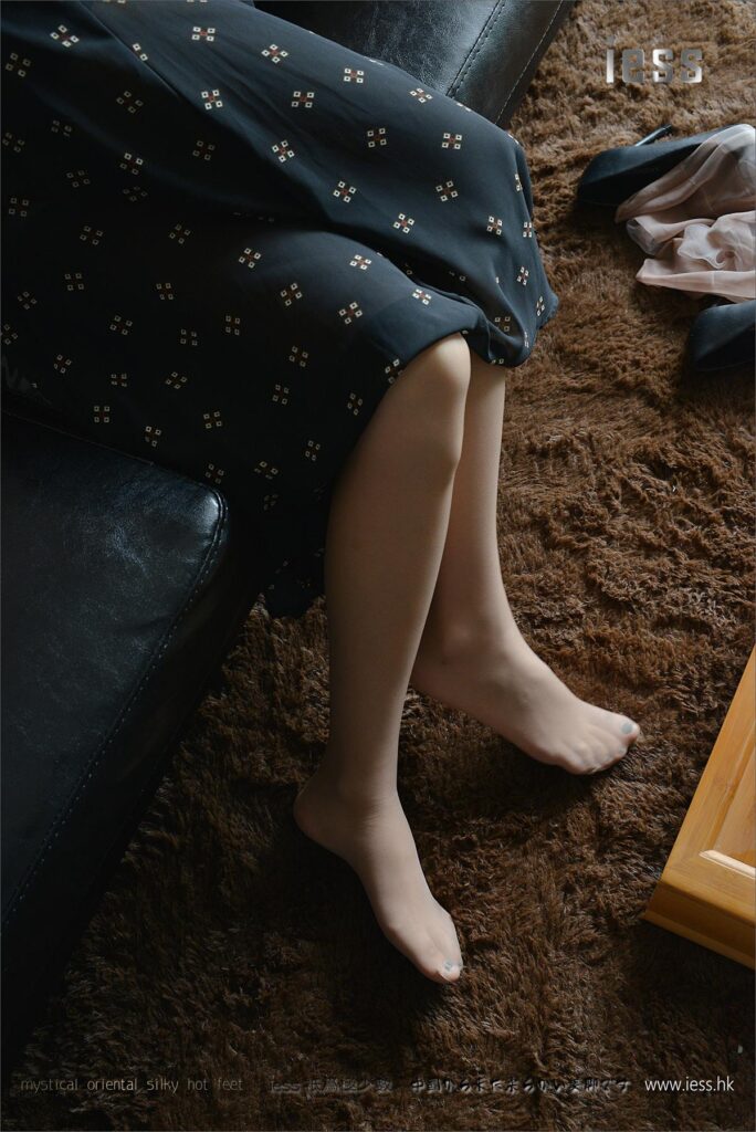 [IESS異思趣向] 2017.03.31 絲足便當(dāng)096：《小腿也是腿呀》小C [99P/124MB]插圖2