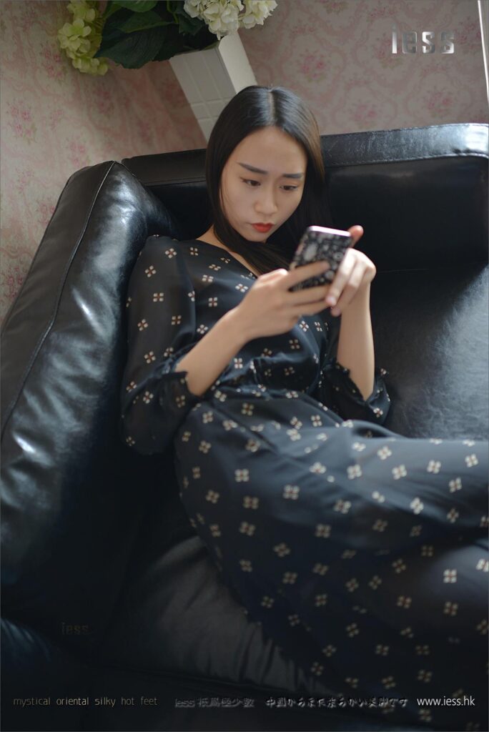 [IESS異思趣向] 2017.03.31 絲足便當(dāng)096：《小腿也是腿呀》小C [99P/124MB]插圖