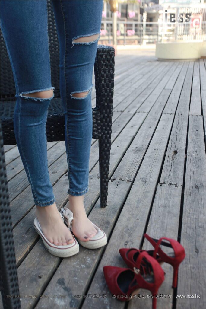 [IESS異思趣向] 2017.04.17 絲足便當(dāng)102：《仙女牌牛仔褲與高跟肉絲》佳爺 [99P/146MB]插圖2