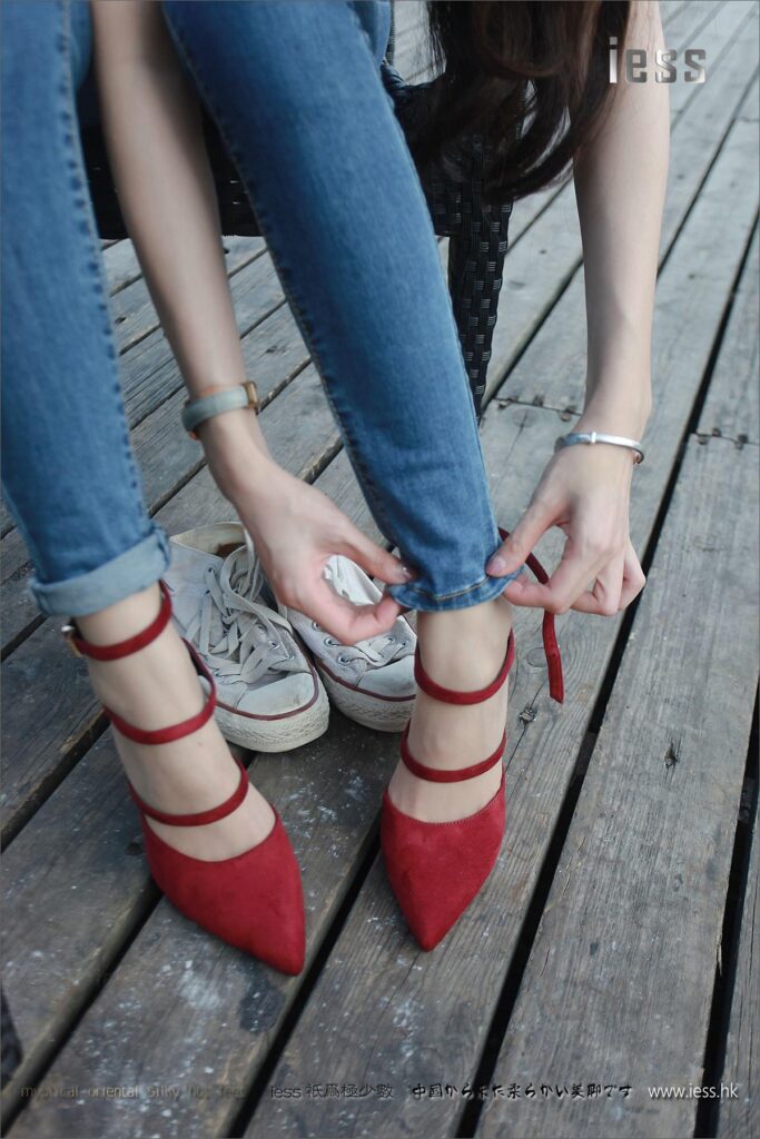 [IESS異思趣向] 2017.04.17 絲足便當(dāng)102：《仙女牌牛仔褲與高跟肉絲》佳爺 [99P/146MB]插圖3