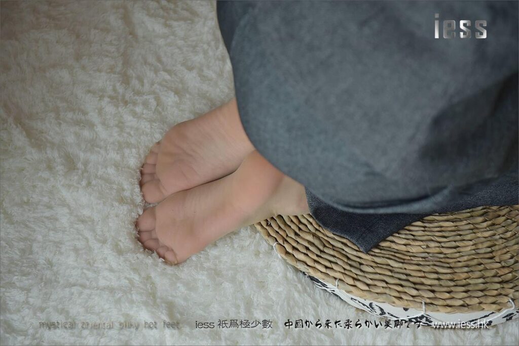 [IESS異思趣向] 2017.05.05 絲足便當114：《小六的長褲短絲》小六 [99P/126MB]插圖2