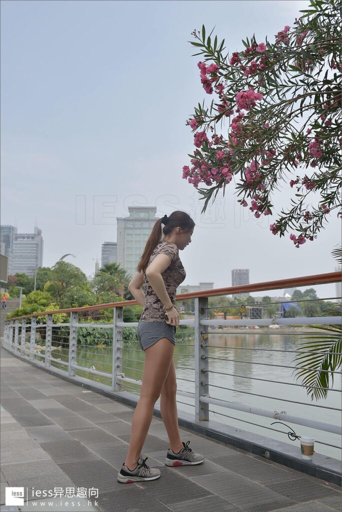 [IESS異思趣向] 2017.07.18 絲足便當(dāng)121：《我的私教和她的油亮絲襪2》趙老師 [99P/627MB]插圖1