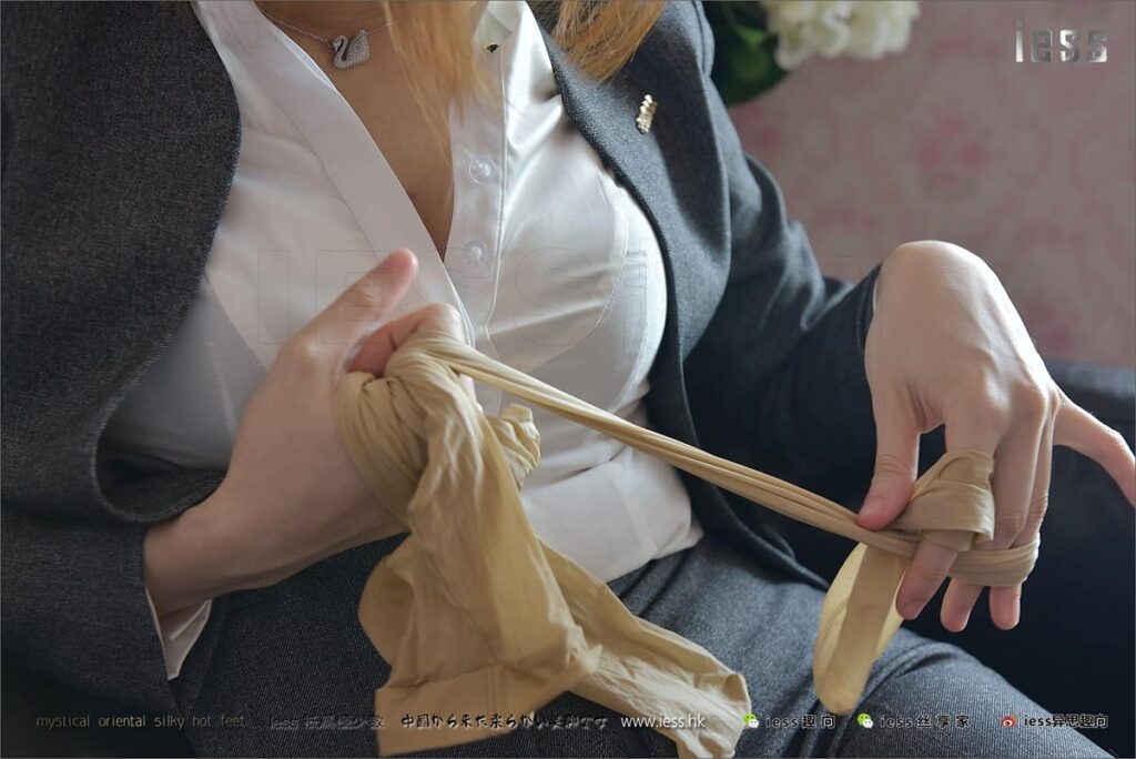 [IESS異思趣向] 2017.07.27 絲足便當(dāng)125：《制服、絲襪和趙老師》趙老師 [99P/622MB]插圖3