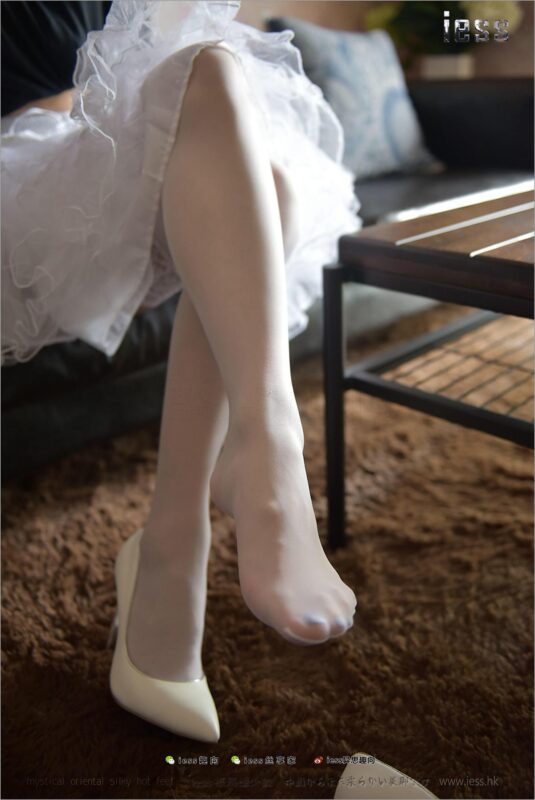 [IESS異思趣向] 2017.10.11 絲足便當(dāng)159：《白銀耳》小六 [99P/438MB]-無(wú)料攝影圈