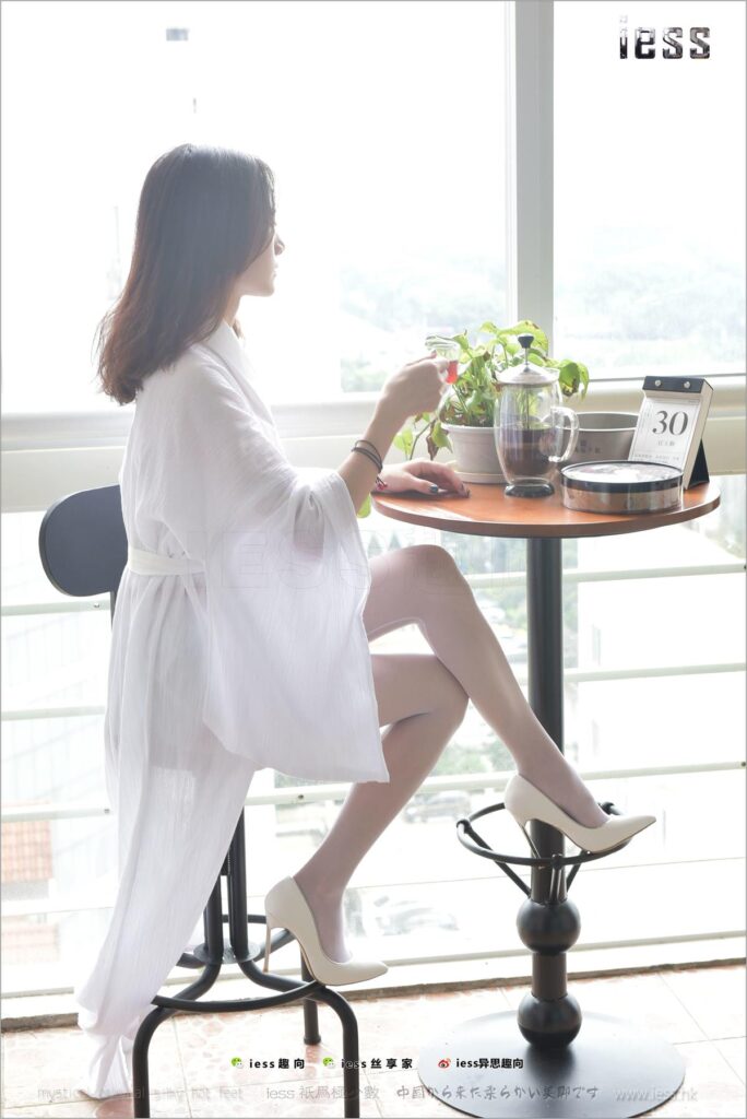 [IESS異思趣向] 2017.12.18 絲足便當(dāng)179：《第8號白絲圓舞曲》小六 [99P/98MB]插圖