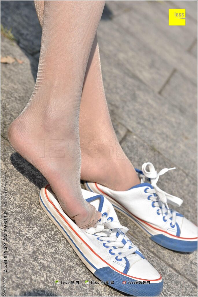 [IESS異思趣向] 2017.12.25 絲足便當(dāng)181：《及笈之絲–帆布鞋1》若其 [99P/175MB]插圖1