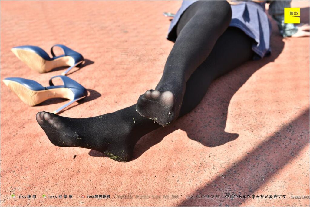 [IESS異思趣向] 2017.12.25 絲足便當(dāng)182：《厚嘿絲的“透肉”又惑》靜靜 [99P/218MB]插圖3