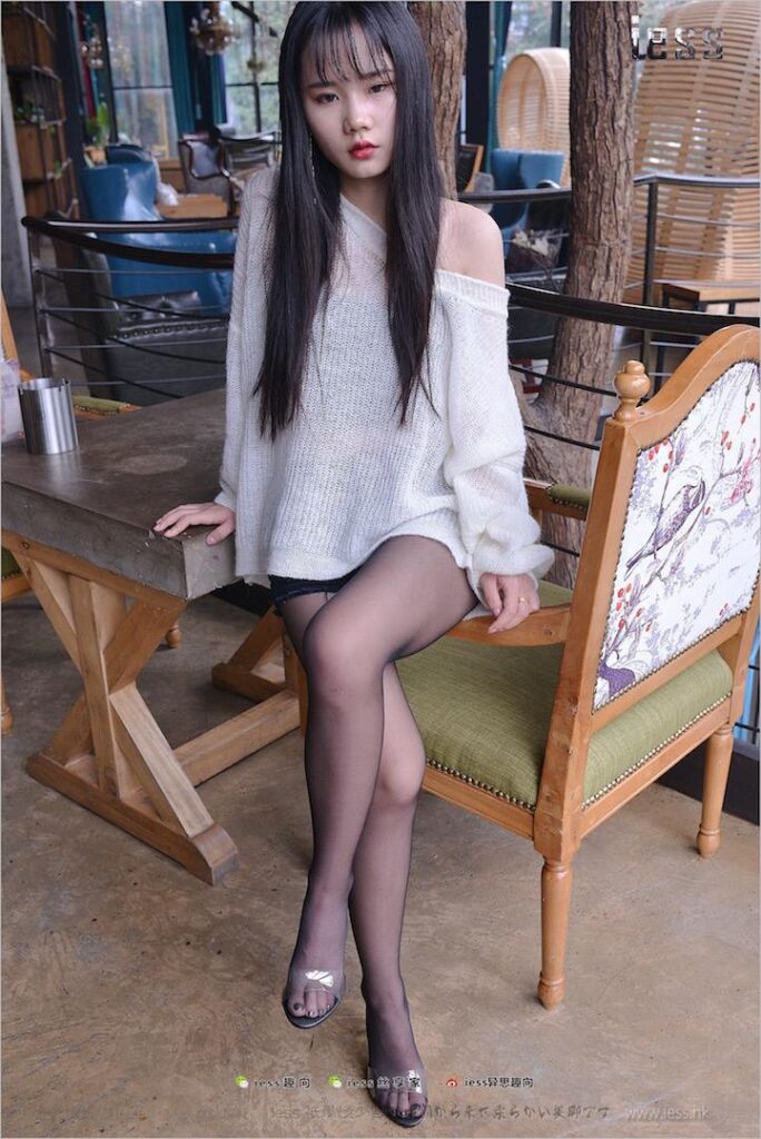 [IESS異思趣向] 2018.02.25 絲足便當(dāng)204：《長(zhǎng)大的女孩要穿嘿絲》琪琪 [99P/138MB]插圖