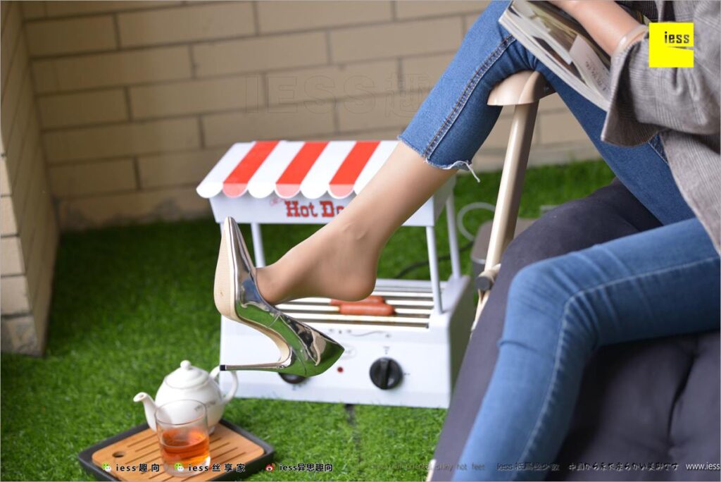 [IESS異思趣向] 2018.03.27 絲足便當(dāng)210：《經(jīng)典小腳》華華 [99P/185MB]插圖2