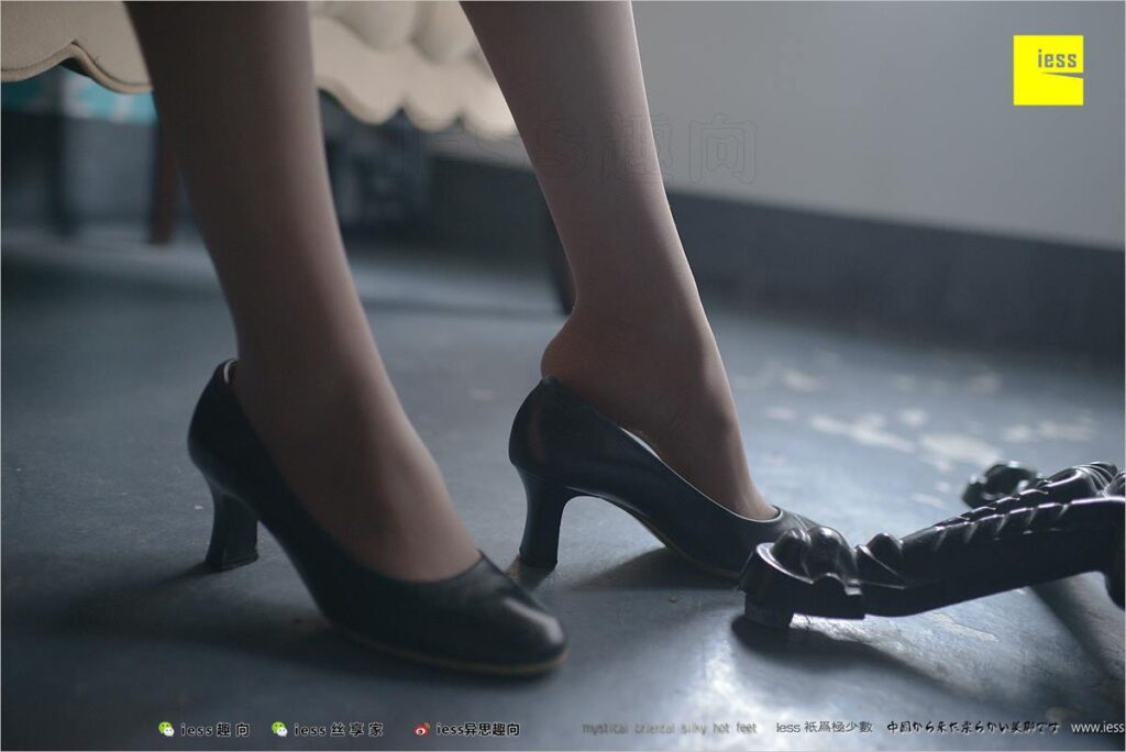 [IESS異思趣向] 2018.04.09 絲足便當(dāng)213：《空姐醫(yī)心II》醫(yī)心 [90P/99.9MB]插圖1