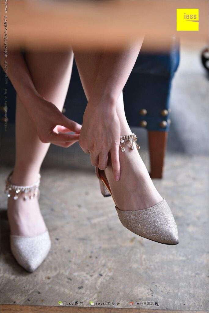 [IESS異思趣向] 2018.04.14 絲足便當217：《長絲和10片天然粉紅的花瓣》春春 [98P/201MB]插圖3