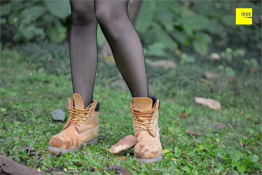 [IESS異思趣向] 2018.05.21 絲足便當(dāng)233：《誤入歧途的網(wǎng)眼襪》瀟瀟 [89P/150MB]插圖1