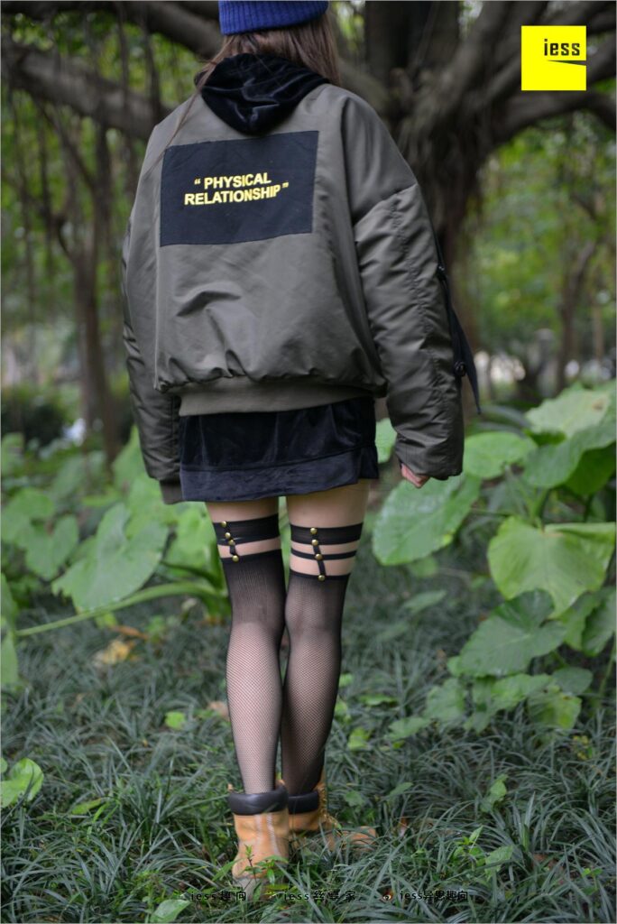 [IESS異思趣向] 2018.05.21 絲足便當(dāng)233：《誤入歧途的網(wǎng)眼襪》瀟瀟 [89P/150MB]插圖