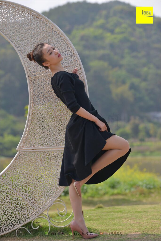 [IESS異思趣向] 2018.06.03 絲足便當(dāng)239：《肉絲圓舞曲》秋秋 [99P/97.2MB]插圖1