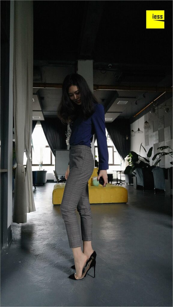 [IESS異思趣向] 2018.08.14 絲足便當(dāng)261：《穿長褲的邱主管》邱主管 [97P/79.7MB]插圖1