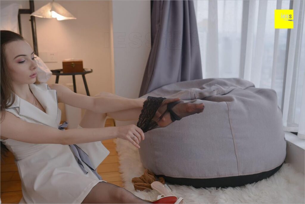 [IESS異思趣向] 2018.09.15 絲足便當(dāng)270期 夢(mèng)囈 9 –小琪琪 [80P/73.9M]插圖2