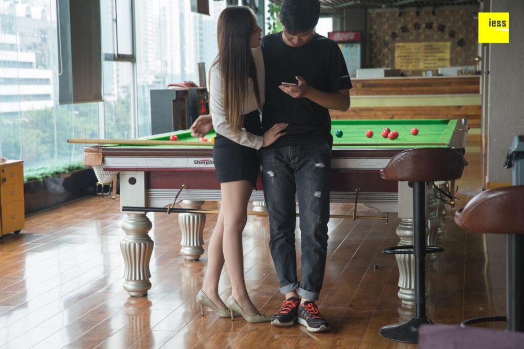 [IESS異思趣向] 2018.10.17《魔鬼周三》特刊38期：小羽 可以教我打臺球嗎Ⅱ [94P/70.3MB]插圖1