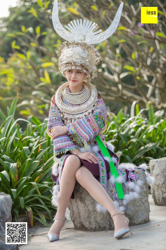 [IESS異思趣向] 2018.12.05《魔鬼周三》特刊45期：九妹 穿絲的苗族九妹 [80P/77.2MB]插圖1