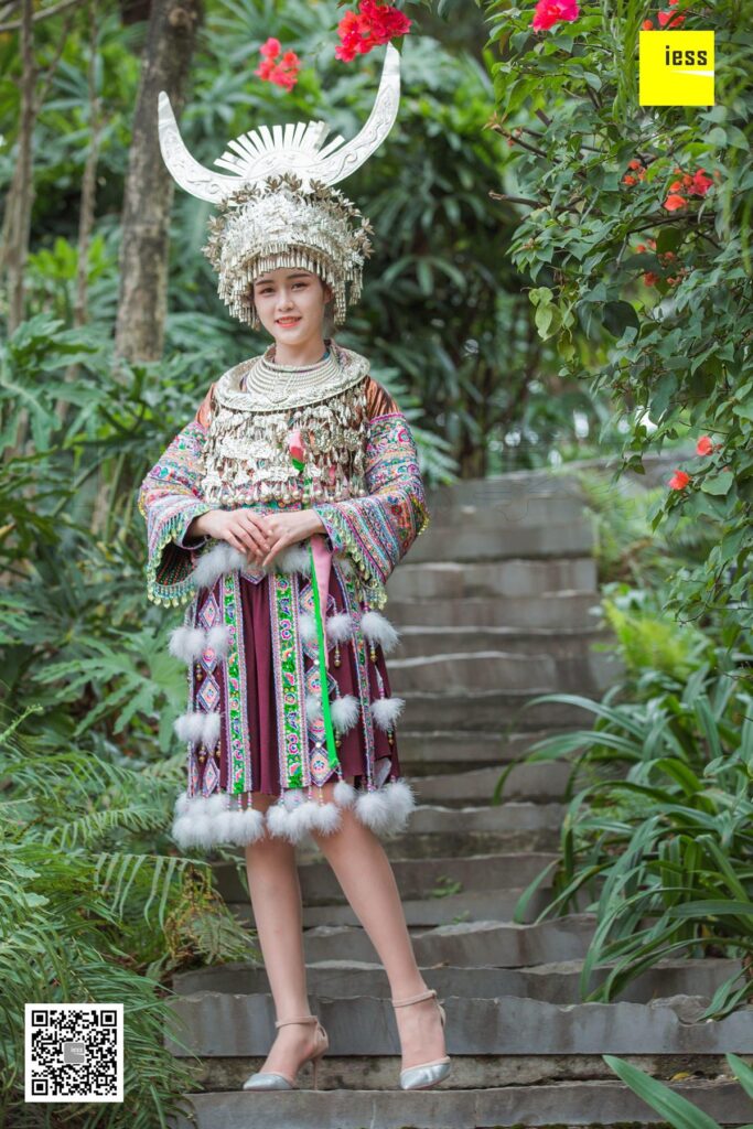 [IESS異思趣向] 2018.12.05《魔鬼周三》特刊45期：九妹 穿絲的苗族九妹 [80P/77.2MB]插圖