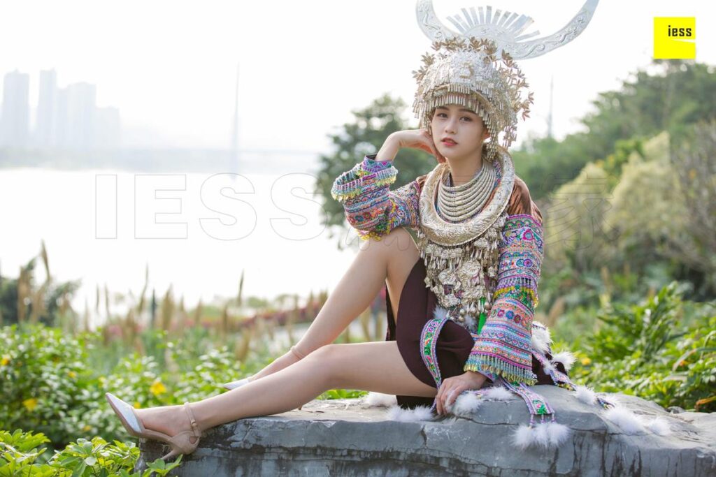 [IESS異思趣向] 2018.12.05《魔鬼周三》特刊45期：九妹 穿絲的苗族九妹 [80P/77.2MB]插圖2