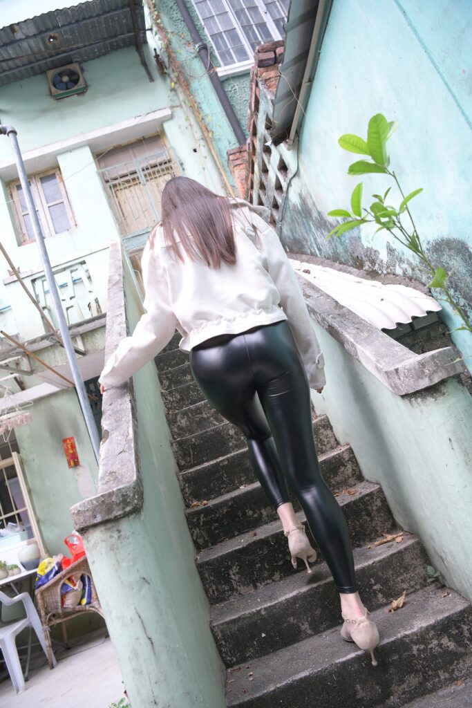 精選街拍 No.418 油亮的黑色皮褲（六） [50P/89M]插圖3