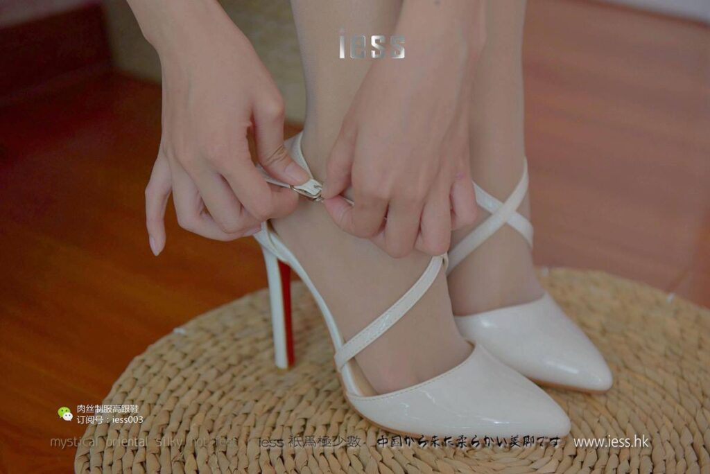 [IESS異思趣向] 2017.05.14 絲享家005： 《肉色長(zhǎng)（蠶）絲》婉萍 [30P/29.3MB]插圖1