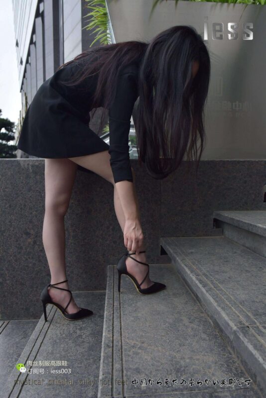 [IESS異思趣向] 2017.05.23 絲享家013：《換上絲襪上班去！》欣欣 [88P/49.5MB]-無料攝影圈