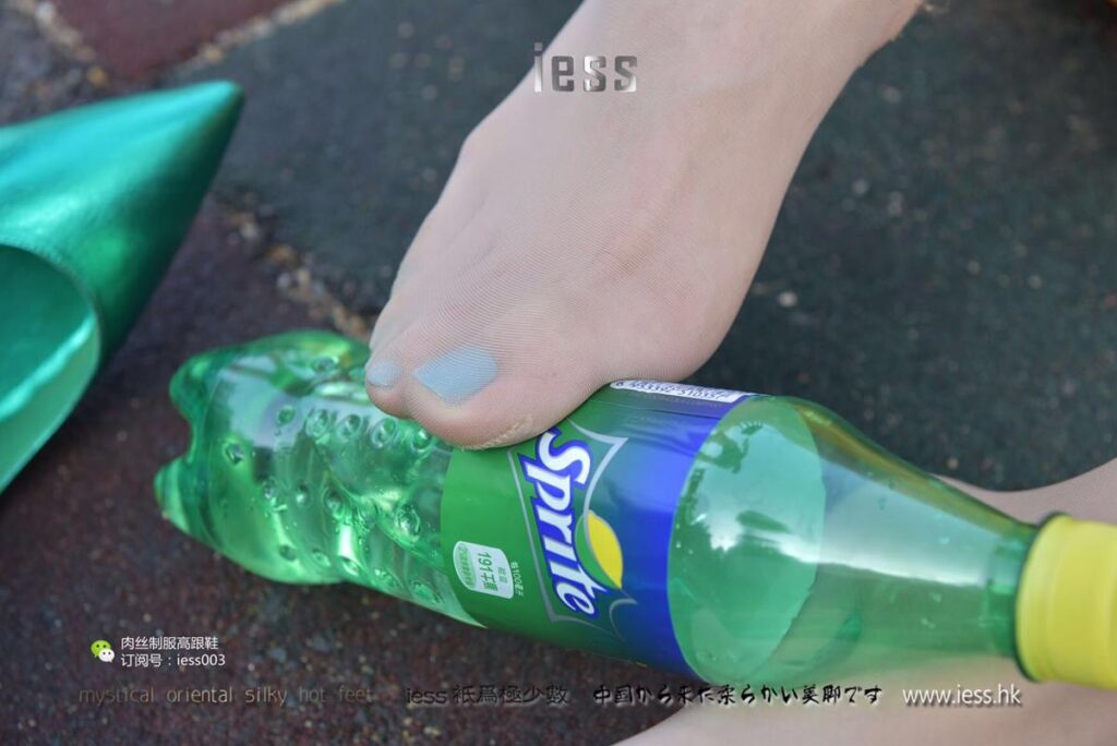 [IESS異思趣向] 2017.06.01 絲享家014：《辣媽絲足幻想啟示錄》君君 [99P/24.1MB]插圖1