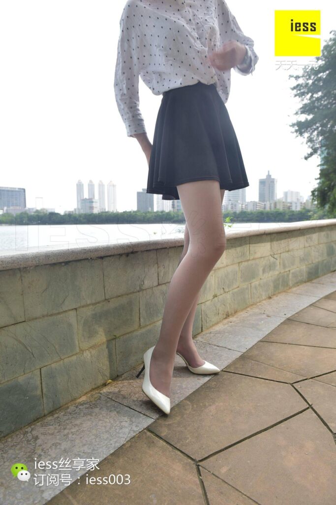 [IESS異思趣向] 2017.07.07 絲享家017：《野花、鐵鏈、灰絲》墨軒 [97P/111MB]插圖